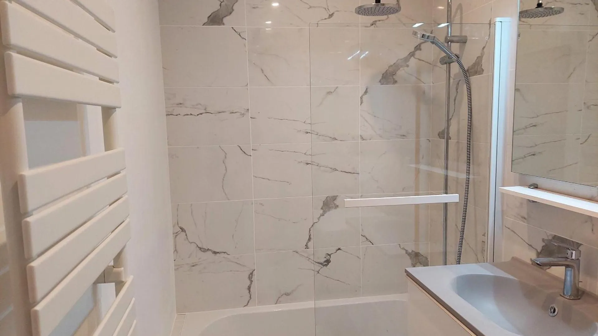 Studio Central Avec Balcon, Parking Et Lave-Vaisselle - Fr-1-512-134 Brides-les-Bains Apartment