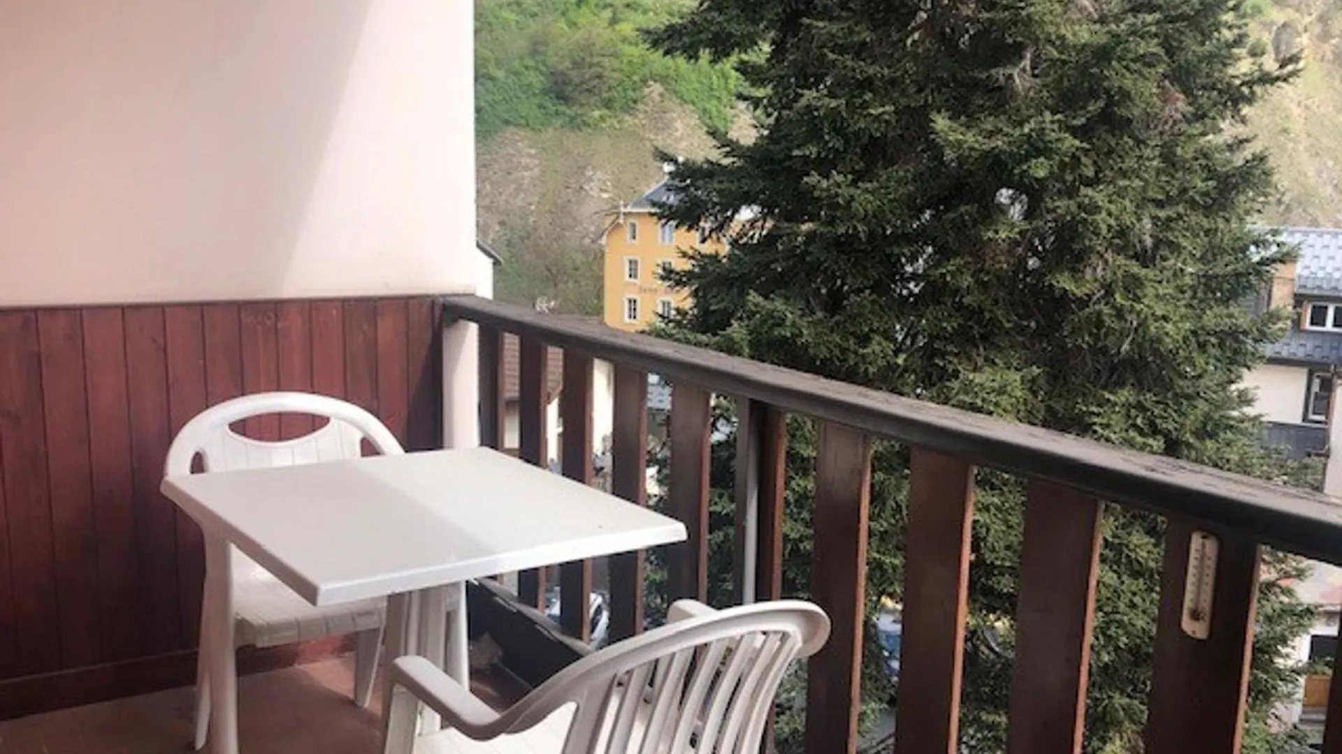 Studio Central Avec Balcon, Parking Et Lave-Vaisselle - Fr-1-512-134 Brides-les-Bains