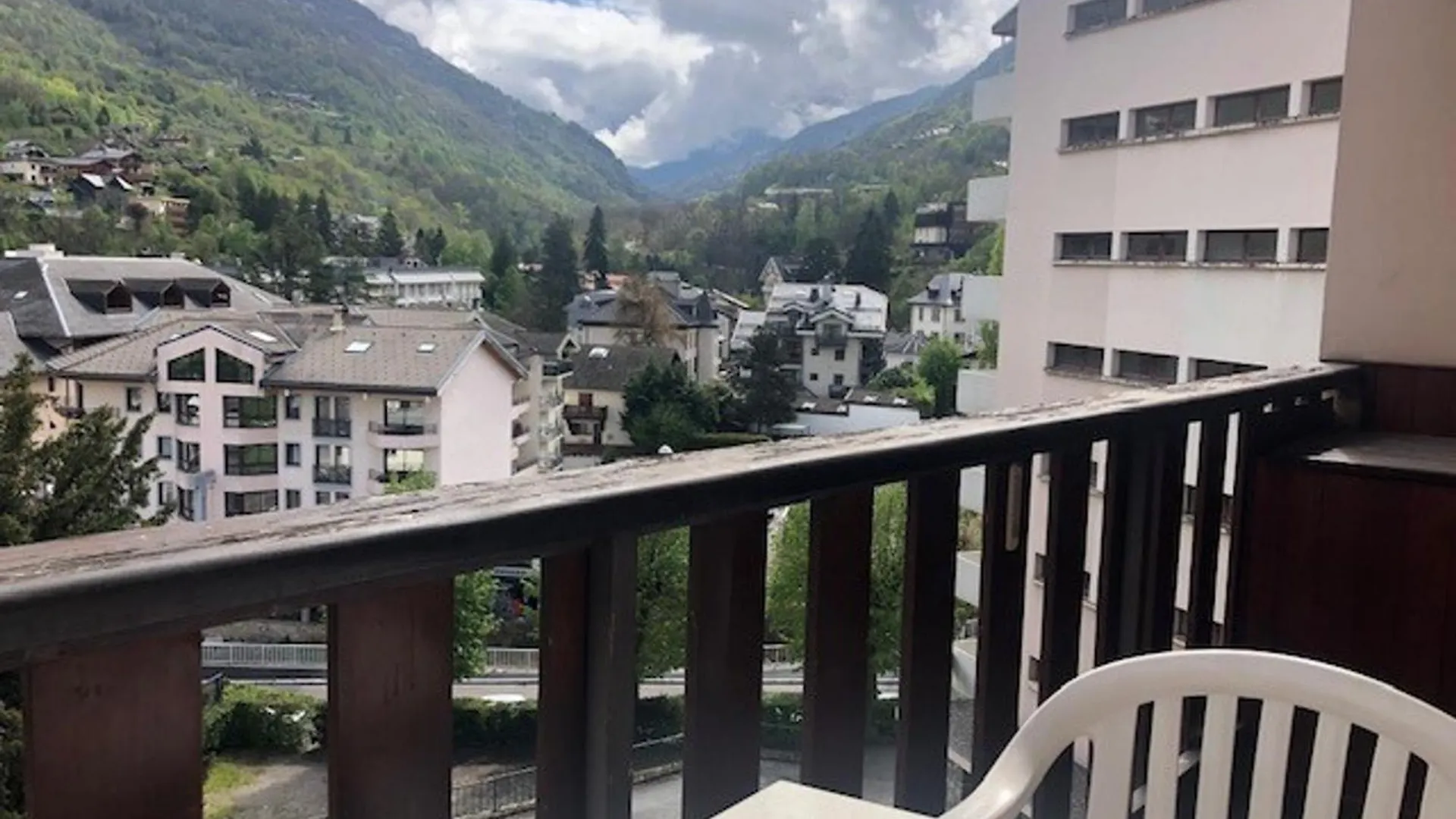 Apartment Studio Central Avec Balcon, Parking Et Lave-Vaisselle - Fr-1-512-134 Brides-les-Bains